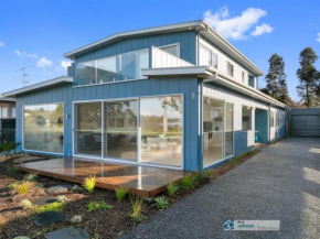 Pukeko Beach House, Rhyll